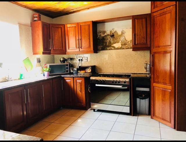 350M² BUSINESS FOR SALE IN BO-DORP